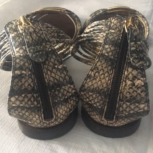 ❤️TORY BURCH MIGNON RINGS AIRLESS ZIP BACK NWOB - Picture 5 of 15